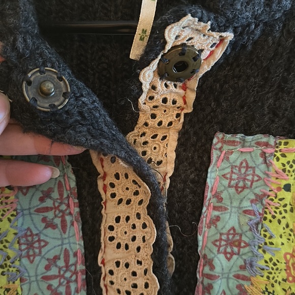 Free People BellSleeve sweater. Size medium. - Picture 4 of 9